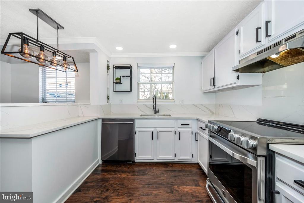 7 RUSSET COURT