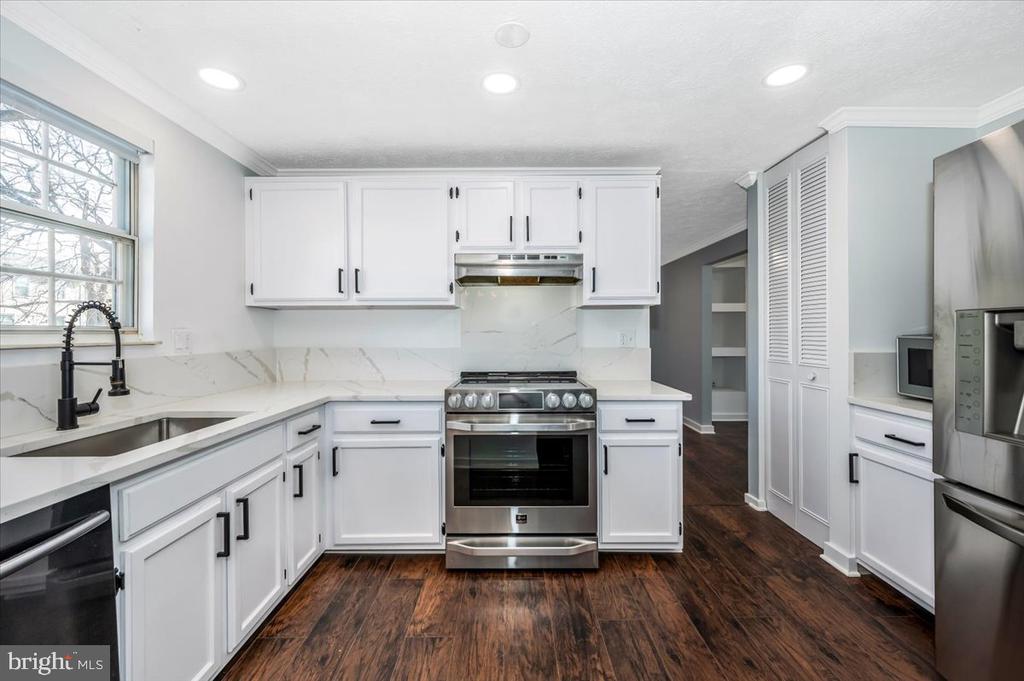 7 RUSSET COURT