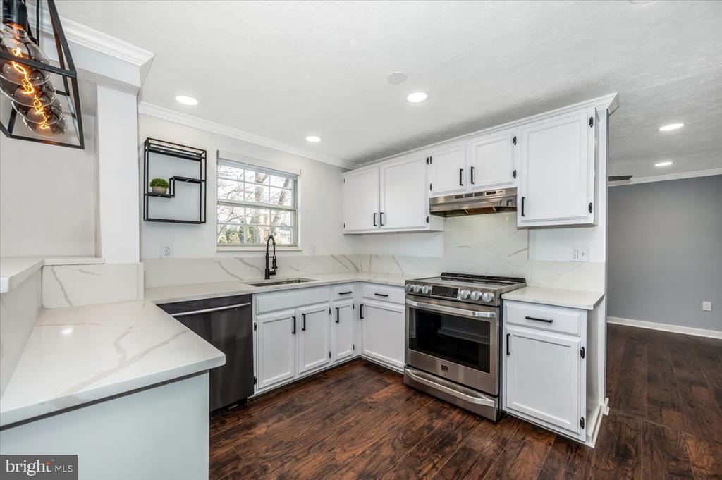 7 RUSSET COURT