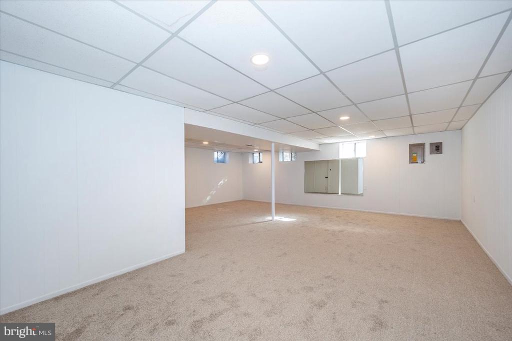 7 RUSSET COURT