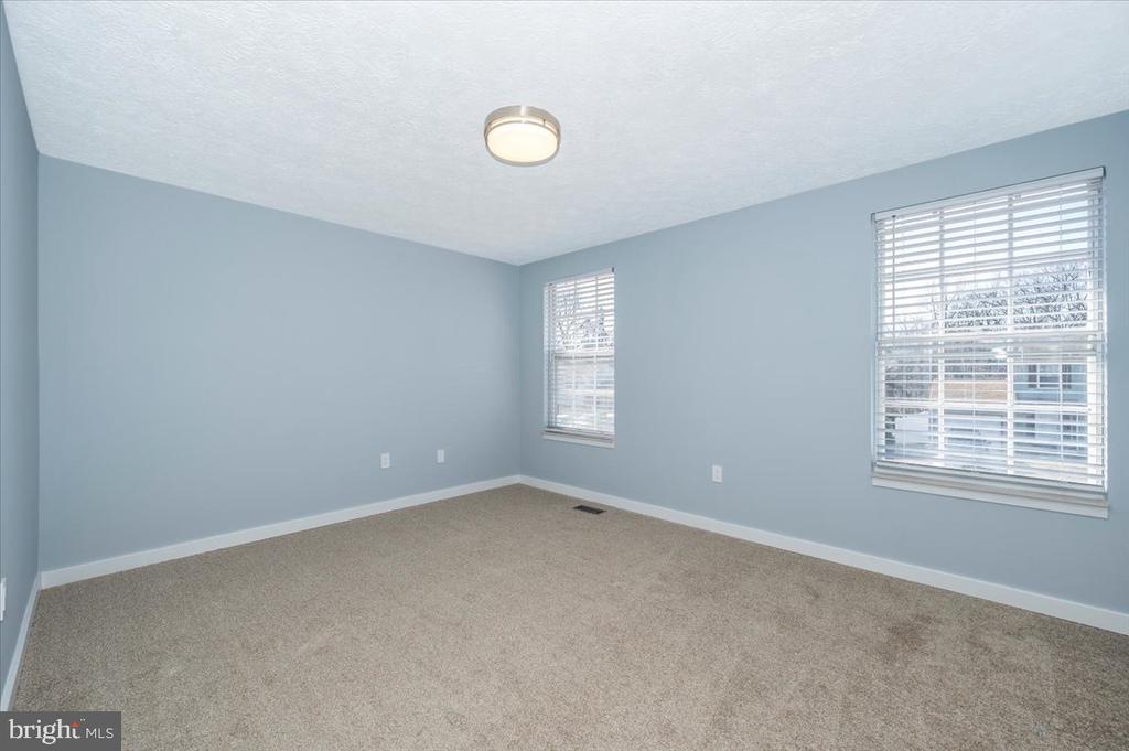 7 RUSSET COURT