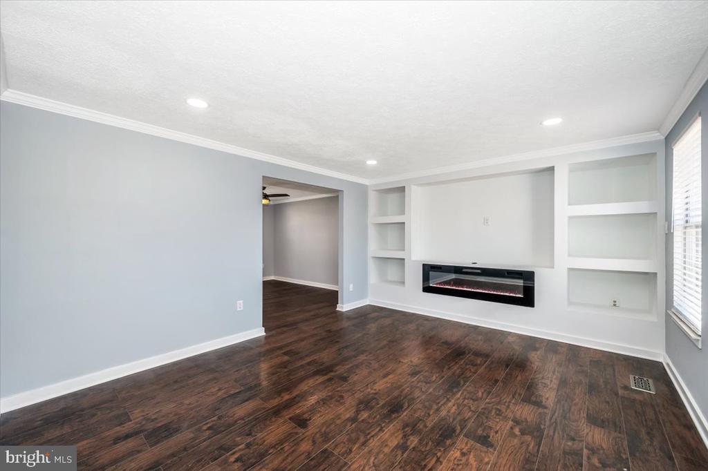 7 RUSSET COURT