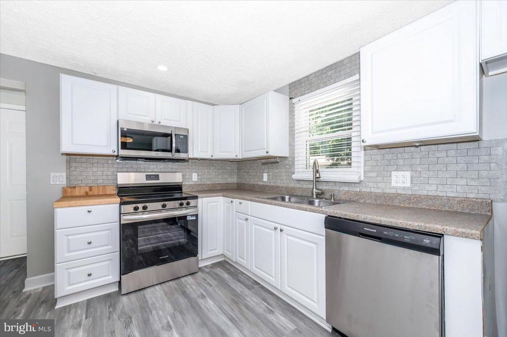 12284 BANDERA LANE