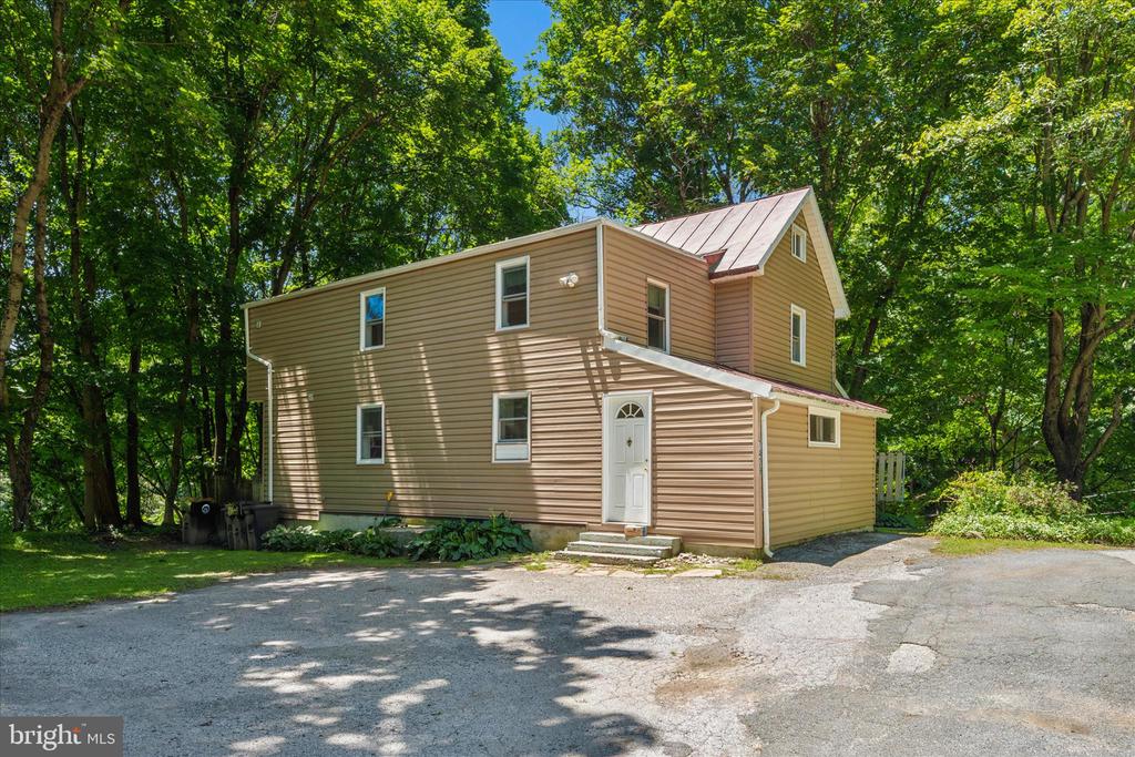 7409 SPOUT HILL ROAD