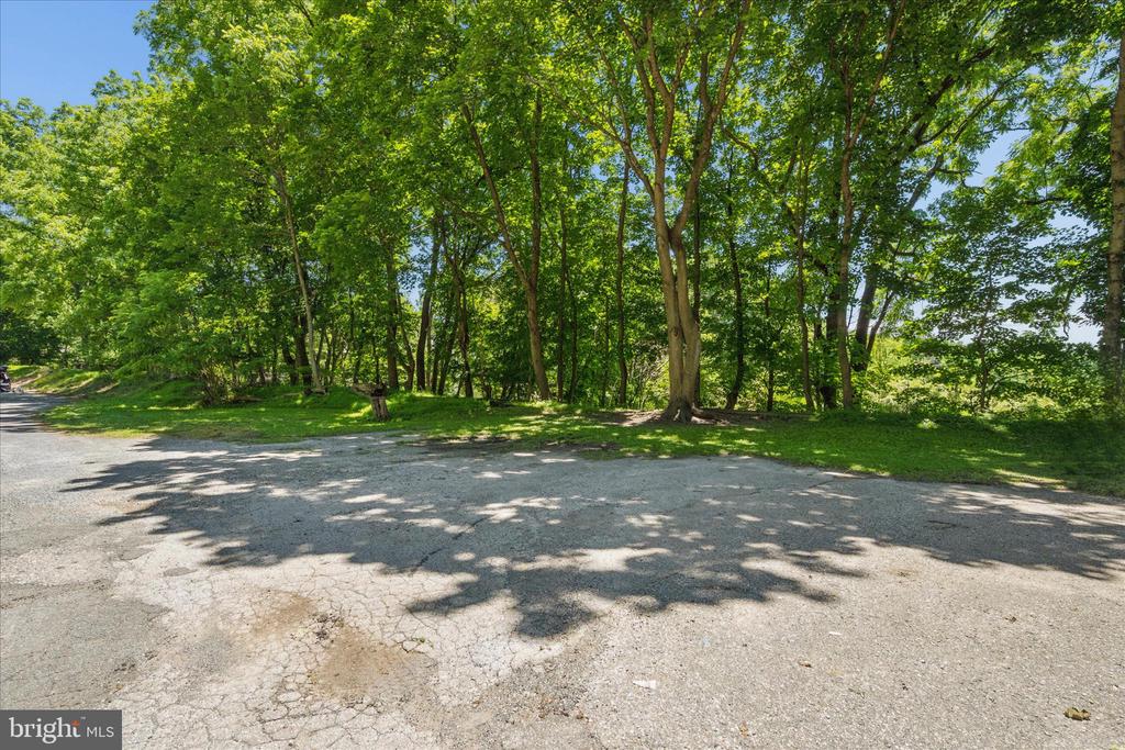 7409 SPOUT HILL ROAD