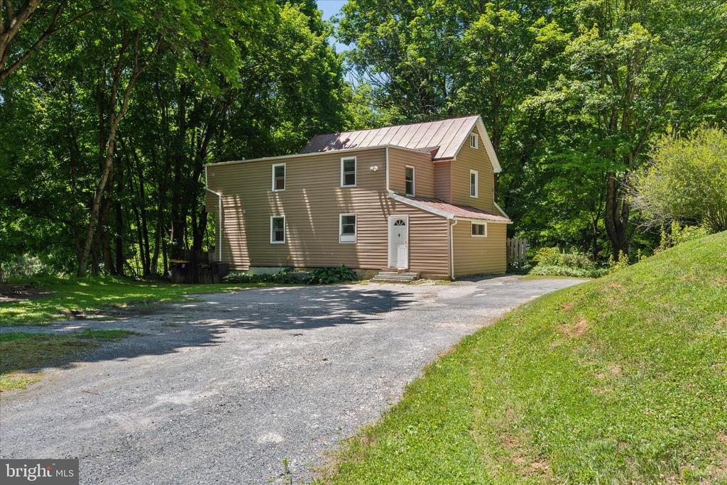 7409 SPOUT HILL ROAD