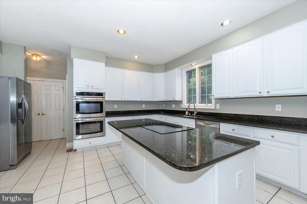 3220 WINMOOR DRIVE