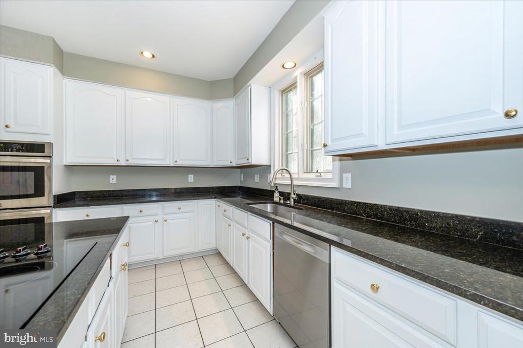3220 WINMOOR DRIVE