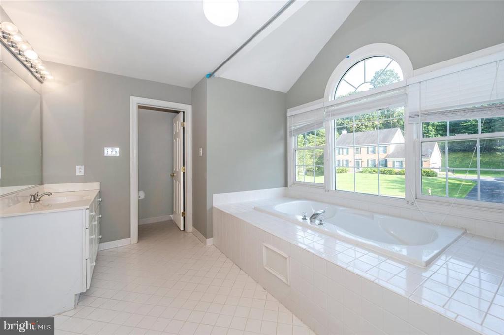 3220 WINMOOR DRIVE