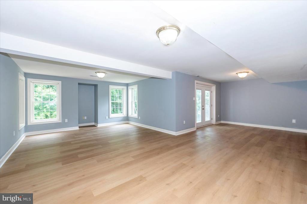 3220 WINMOOR DRIVE