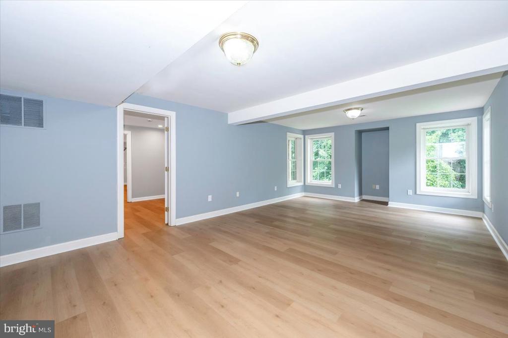 3220 WINMOOR DRIVE