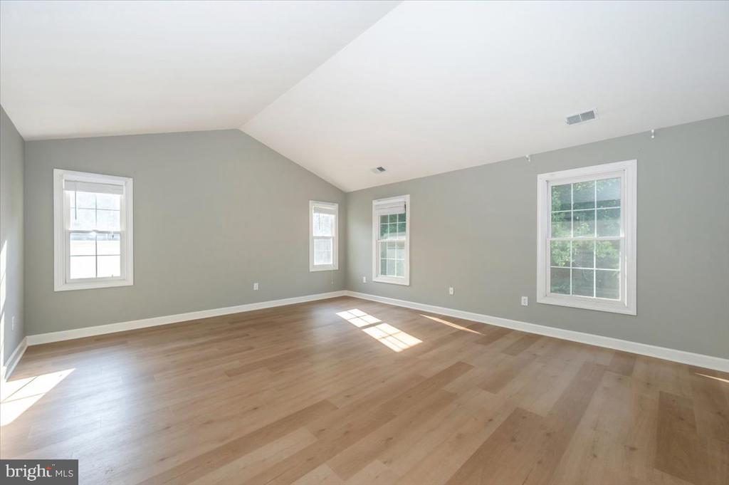 3220 WINMOOR DRIVE