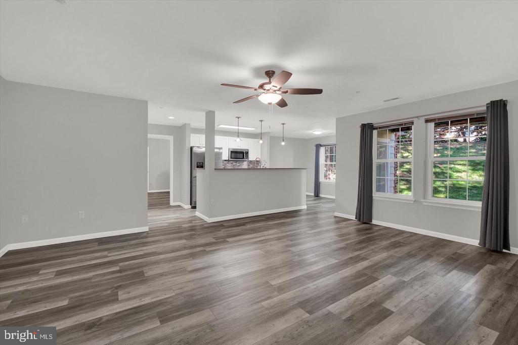 2406 ELLSWORTH WAY 1B