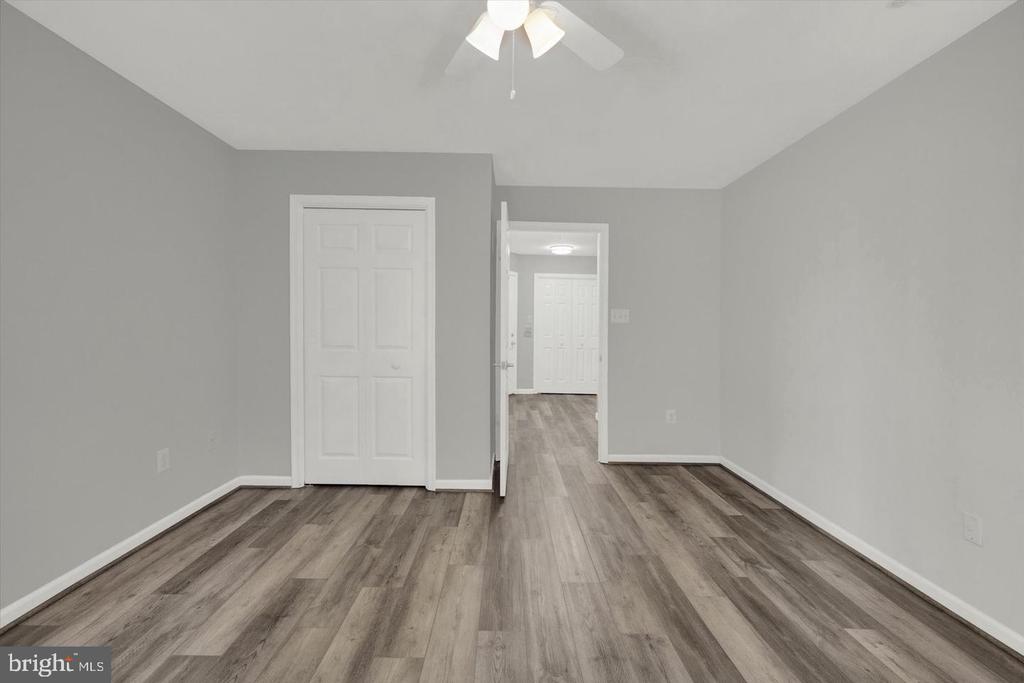 2406 ELLSWORTH WAY 1B
