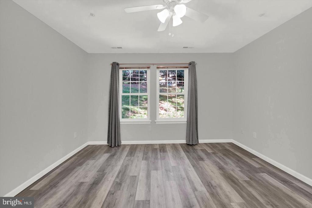 2406 ELLSWORTH WAY 1B