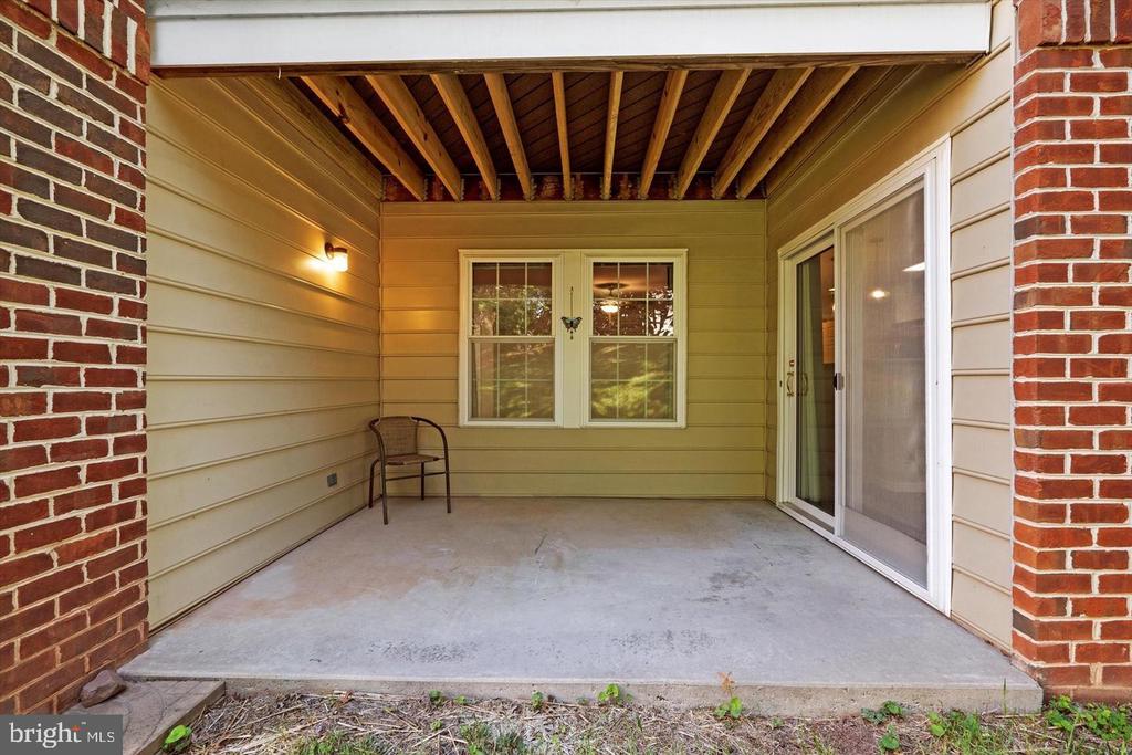 2406 ELLSWORTH WAY 1B
