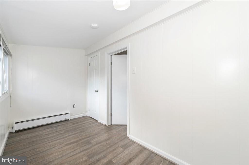 10 E E STREET