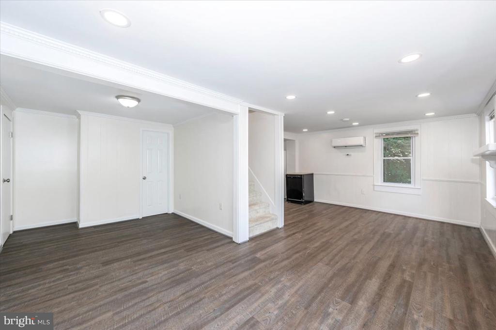 10 E E STREET