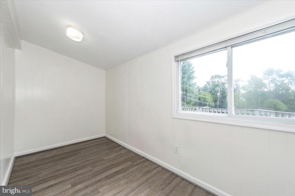 10 E E STREET