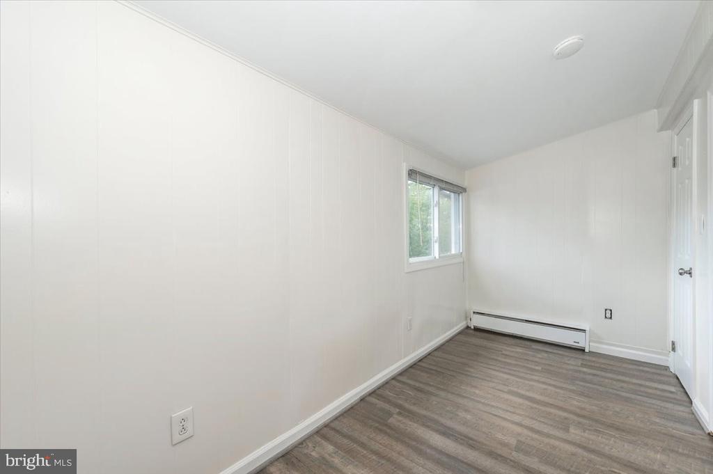 10 E E STREET