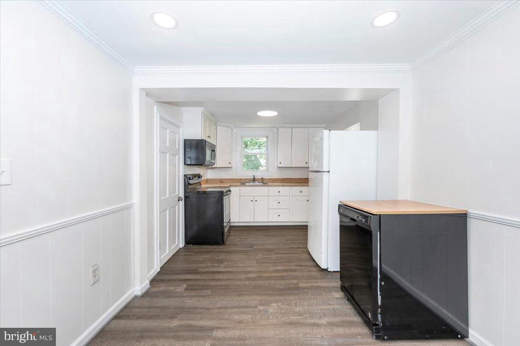 10 E E STREET