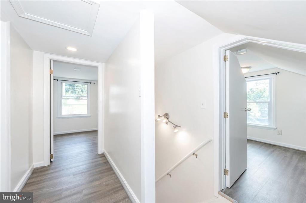 10 E E STREET