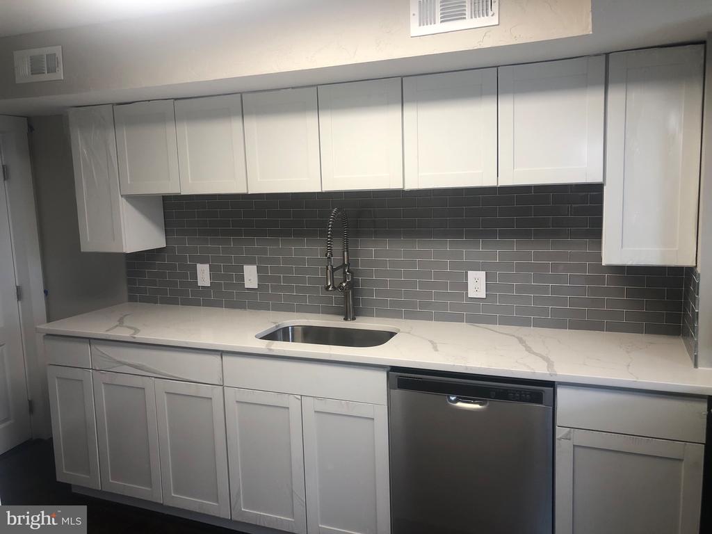 15 W FREDERICK STREET
