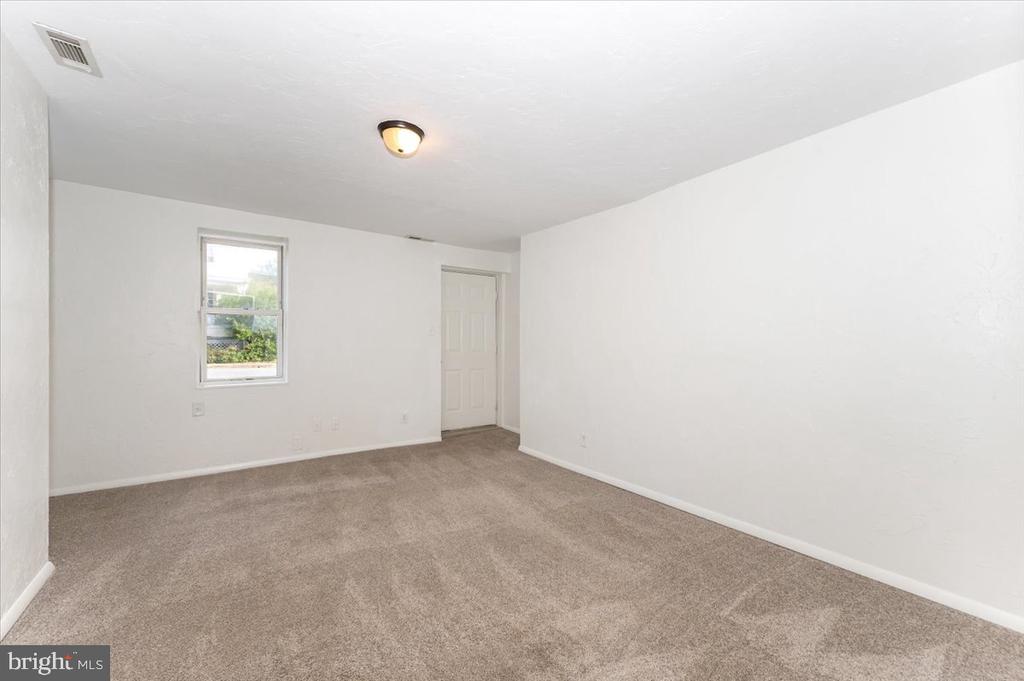 15 W FREDERICK STREET