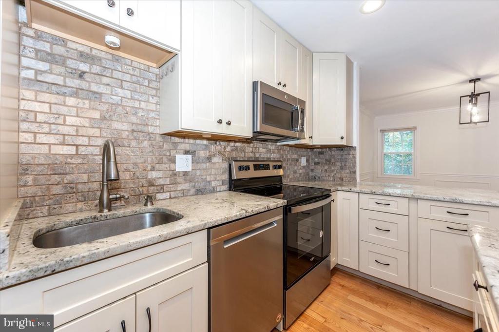 4560 LYNN BURKE ROAD