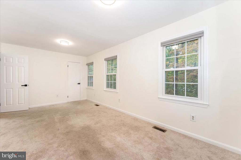4560 LYNN BURKE ROAD