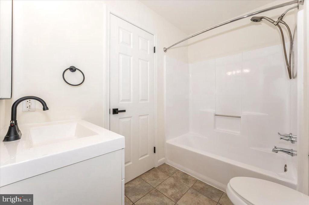 4560 LYNN BURKE ROAD