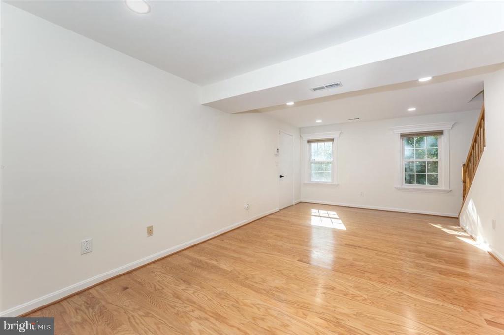 4560 LYNN BURKE ROAD