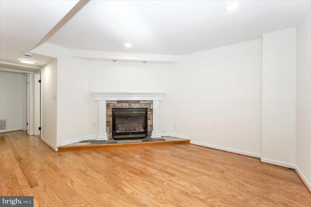4560 LYNN BURKE ROAD
