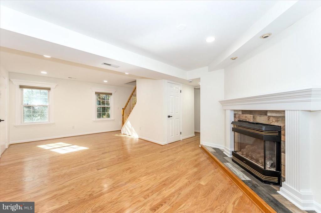 4560 LYNN BURKE ROAD