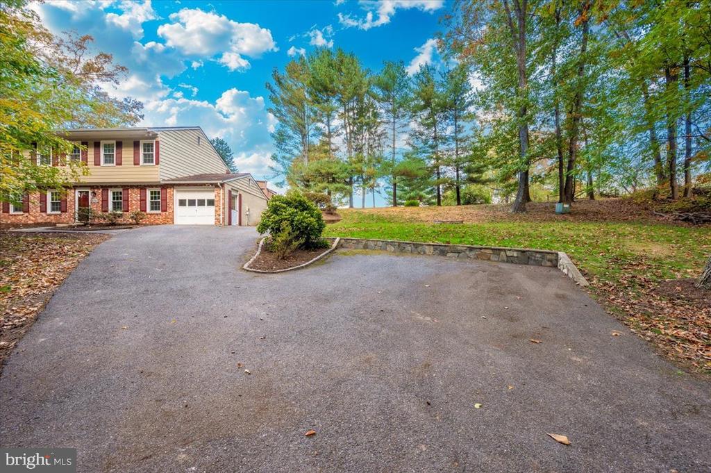4560 LYNN BURKE ROAD