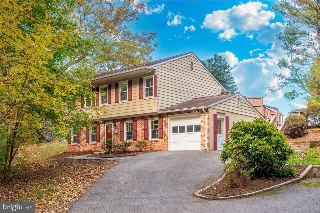 4560 LYNN BURKE ROAD
