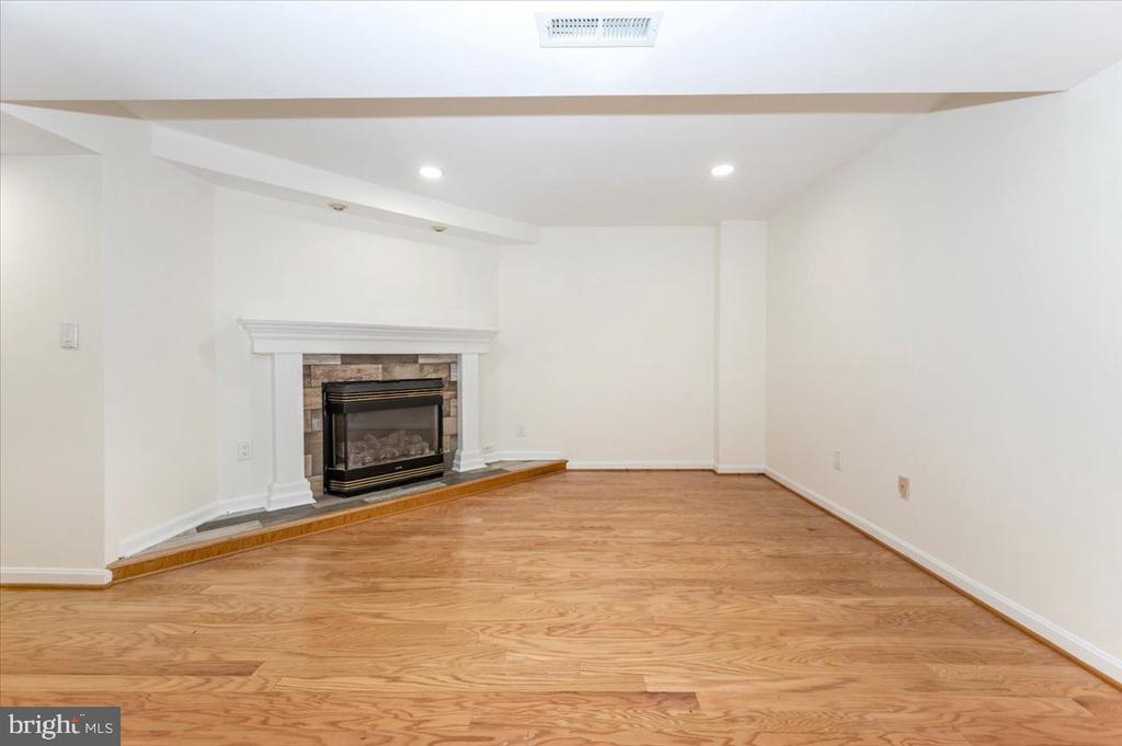 4560 LYNN BURKE ROAD
