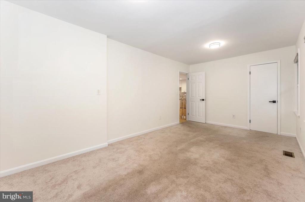 4560 LYNN BURKE ROAD