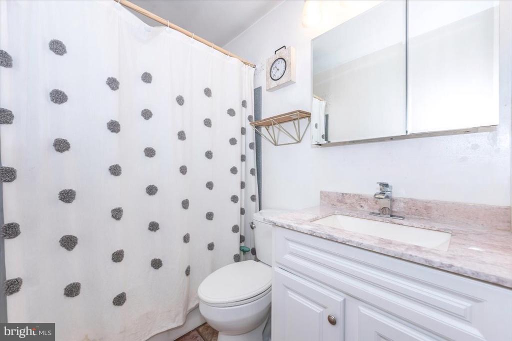 11584 LIBERTY OAK DRIVE