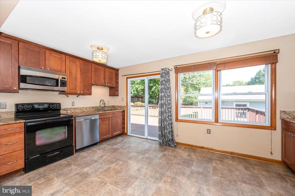 11584 LIBERTY OAK DRIVE