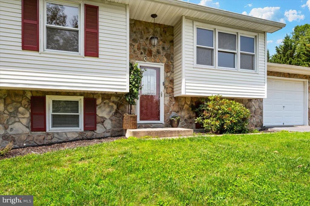 11584 LIBERTY OAK DRIVE