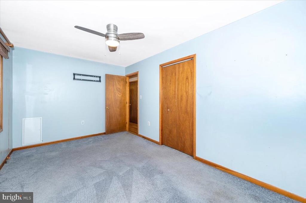 11584 LIBERTY OAK DRIVE
