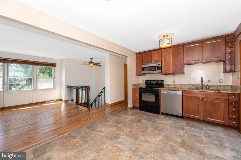 11584 LIBERTY OAK DRIVE