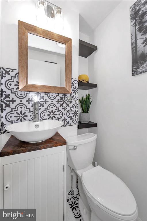 8509 ADVENTURE COURT