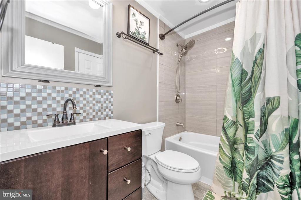 8509 ADVENTURE COURT