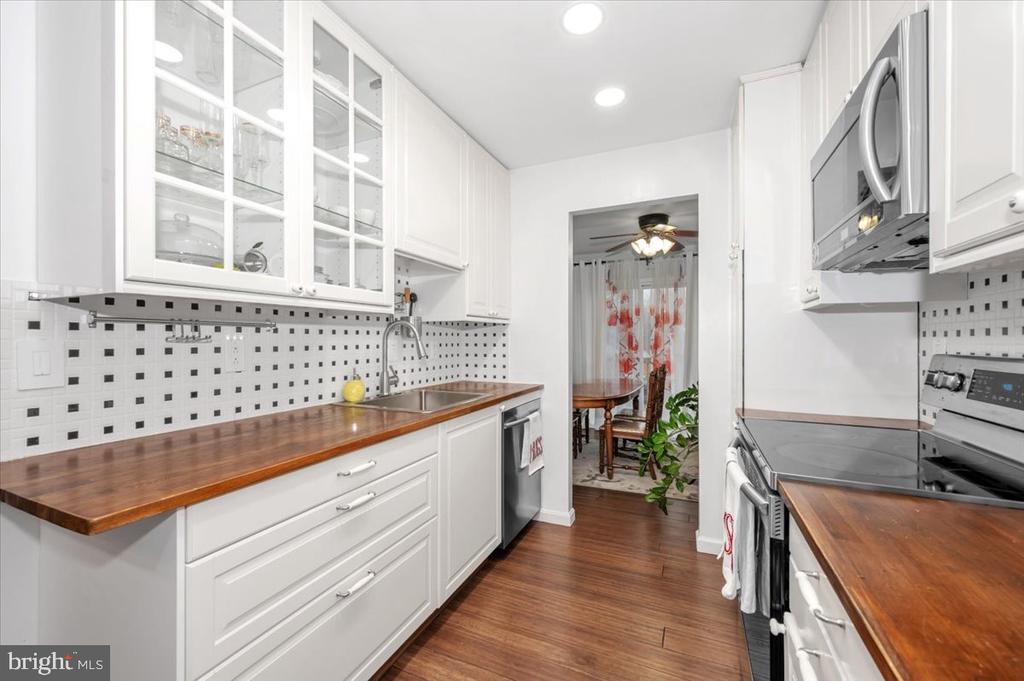 8509 ADVENTURE COURT