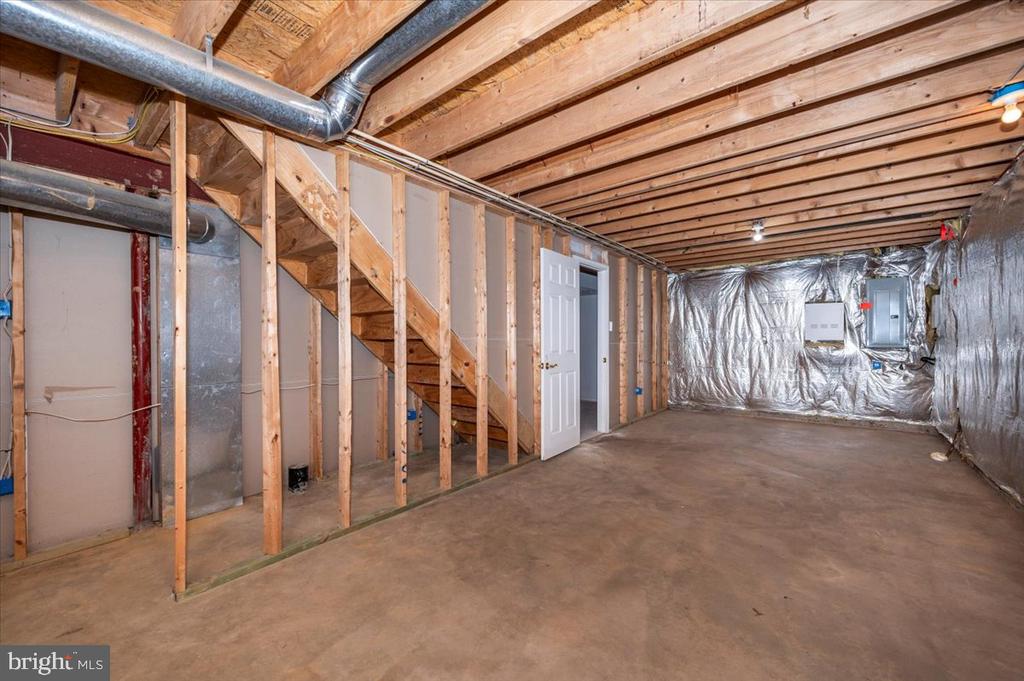 575 WINDSONG DRIVE