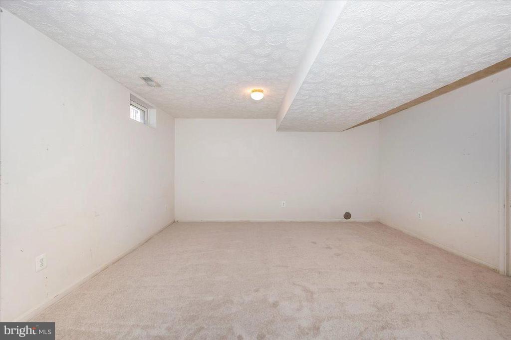 575 WINDSONG DRIVE