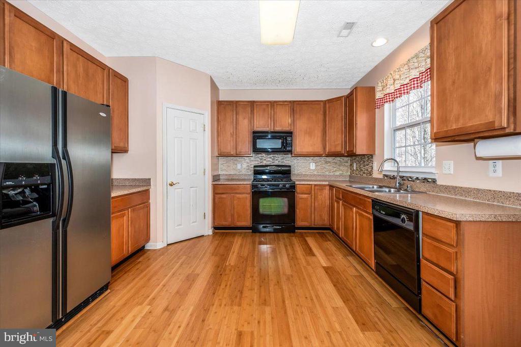 575 WINDSONG DRIVE