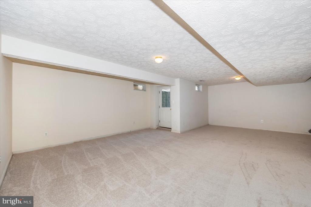 575 WINDSONG DRIVE